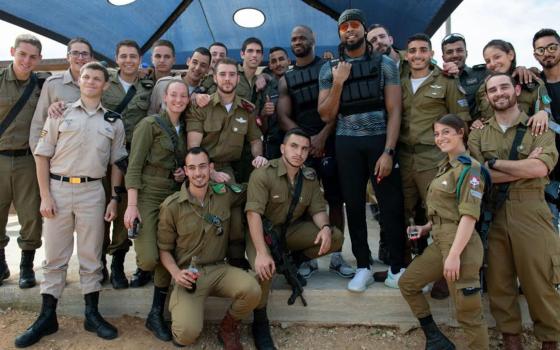 حملة أيرلندية تدين مشاركة لاعبيْن أميركيين في تدريبات لجيش الاحتلال الإسرائيلي