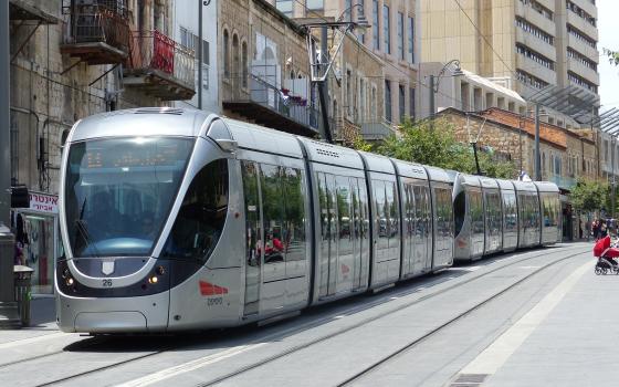 بروكسل.. حركة المقاطعة تدين مساهمة شركة CAF في مشروع القطار الخفيف  