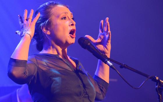 باريس.. حركة المقاطعة تجدد دعوتها للفنانة كاثرين رينجر لإلغاء حفلها في تل أبيب