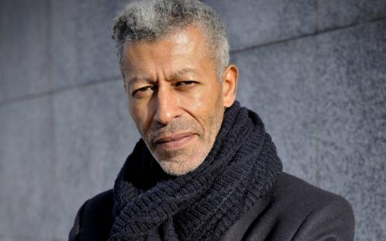 تحقيق مع صحفي فرنسي بارز تعاون مع فريق تضليل إسرائيلي ??