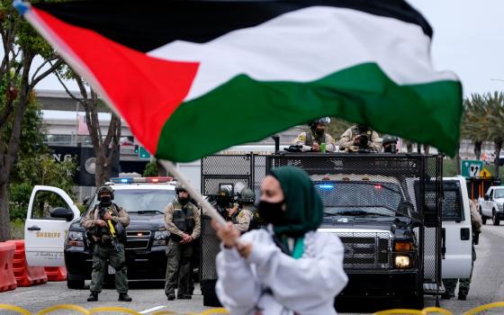 كاليفورنيا: قرار بإخفاء هوية متضامنين مع فلسطين عن الاحتلال
