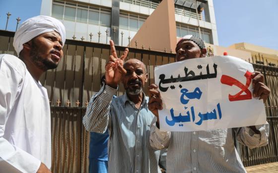 ضغوط أمريكية على السودان لإقامة علاقات دبلوماسية مع الاحتلال