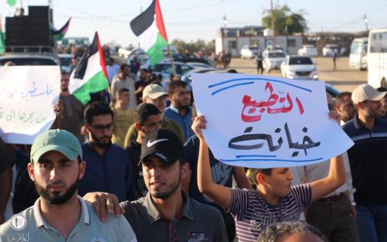 حماس: تلميع الإعلام الإسرائيلي لشخصيات عربية تسويق لوهم التطبيع