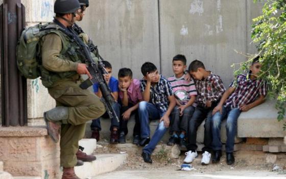 عريضة موجهة للخارجية البريطانية لحماية الأطفال الفلسطينيين