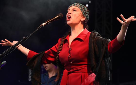 الحملة الفلسطينية تدعو الفنانة كاثرين رينجر لإلغاء حفلها في تل أبيب