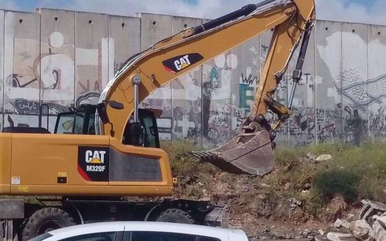 حركة المقاطعة تدعو للضغط على شركة كاتربيلر