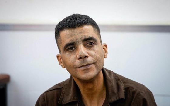 الأسير زكريا الزبيدي يخوض إضرابًا عن الطعام تضامنًا مع الأسرى الإداريين  