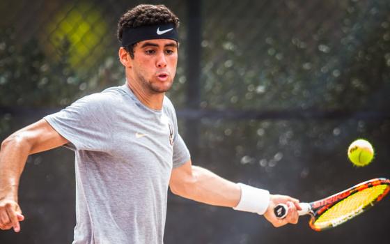 الحملة التونسية تطالب لاعب التنس عزيز دوقاز بالانسحاب من مباراة مع خصم إسرائيلي