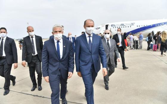 يائير لابيد يصل المغرب لافتتاح مكتب التمثيل الإسرائيلي