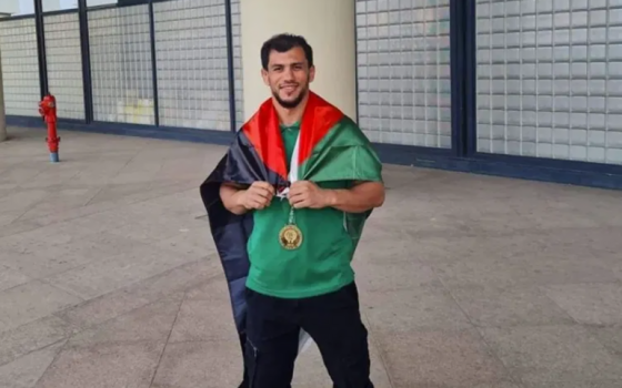 اللاعب الجزائري نورين يعتزم الطعن بقرار إيقافه عن اللعب