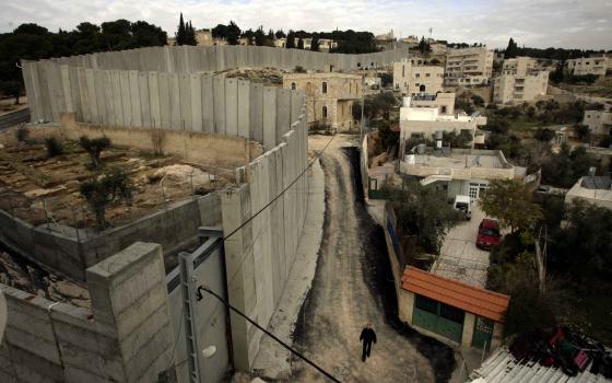 حركة المقاطعة تدين مشاركة شركة CEMEX المكسيكية في بناء جدار الفصل العنصري  