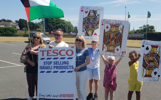 أيرلندا.. حملة تدعو لمقاطعة المنتجات الإسرائيلية في متاجر “تيسكو”