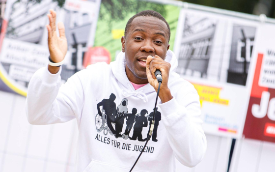 فصل مقدم برامج أطفال ألماني بسبب مشاركة باحتجاج سلمي ضد الاحتلال  