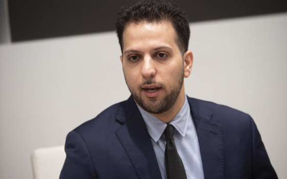 أول فلسطيني يؤدي اليمين الدستورية بعد فوزه بمقعد في إلينوي ✊?