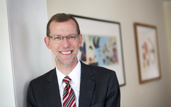 خريجون فلسطينيون يطالبون بتنحي عميد كلية هارفارد كينيدي ??