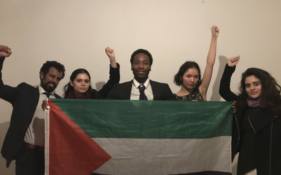 حركة فلسطين تعرقل فعالية عشاء لصناع السلاح في بريطانيا