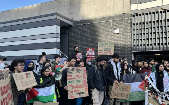 فعاليات  طلابية واسعة في بريطانيا ضد أحد أبواق الدعاية الصهيونية ✊?