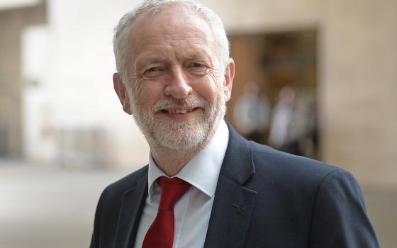 مطالبات للحكومة البريطانية بإنهاء تجارة الأسلحة مع الاحتلال الإسرائيلي