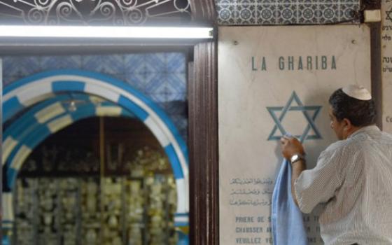 أفواج من السياح الإسرائيليين في مطار قرطاج التونسي