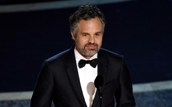 النجم الأميركي مارك رفالو يصف "إسرائيل" بدولة الفصل العنصري