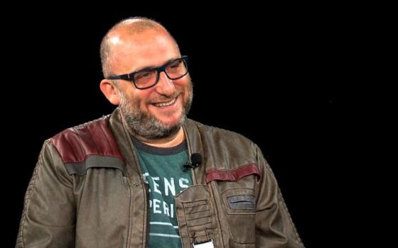 "أونست ريبورتنغ" تهاجم مذيع كندي استضاف مخرج فيلم "طنطورة" ?