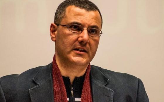 عمر البرغرثي: الفلسطينيون يرفضون رشاوى ترامب  