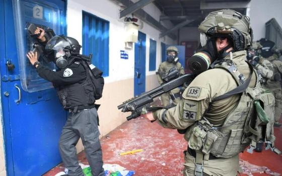 حركة المقاطعة تؤكد دعمها لخطوات الأسرى التصعيدية في سجون الاحتلال