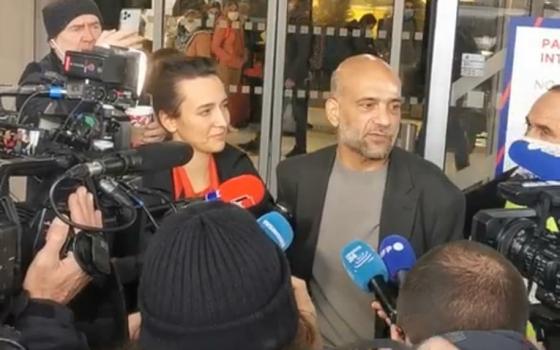 وصول رامي شعث إلى فرنسا بعد اعتقاله لسنتين ونصف في مصر  