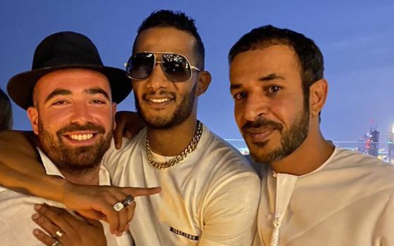 محمد رمضان ينجو من عقوبة التطبيع بعد تقديمه تذكرة طيران وأوراق سيارته الجديدة