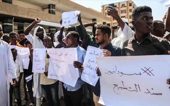 أحزاب سودانية: نرفض أي محاولات للتقارب أو التطبيع مع الاحتلال