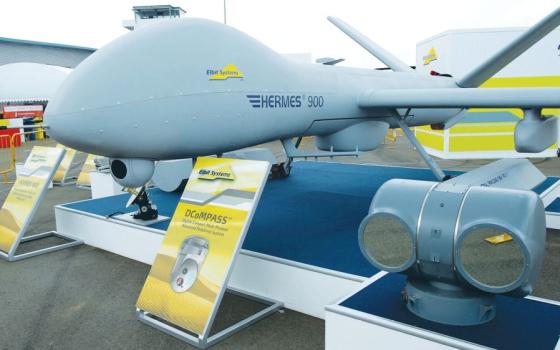 حركة المقاطعة تدعو "أكسا" لوقف استثماراتها في شركة طائرات عسكرية إسرائيلية