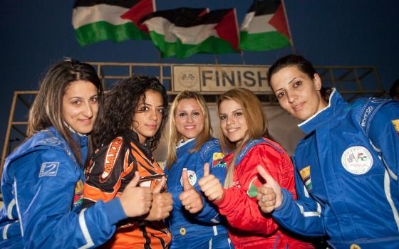الحملة الفلسطينية تدعو فريق "Speed Sisters" لمقاطعة شركة بوما  