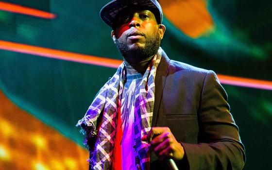 ألمانيا.. عريضة تدين منع فنان داعم لحركة المقاطعة من الغناء