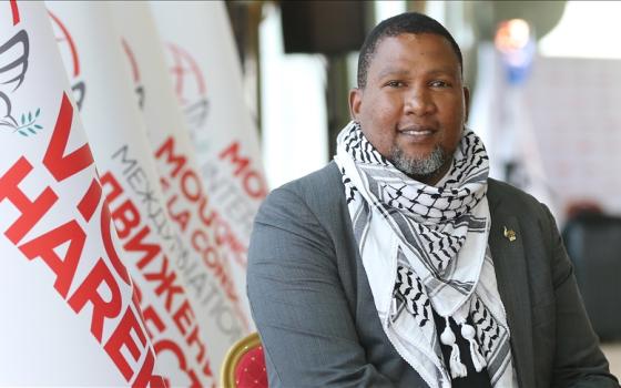 مانديلا يدعو لمقاطعة مسابقة ملكة جمال الكون في "إسرائيل"  