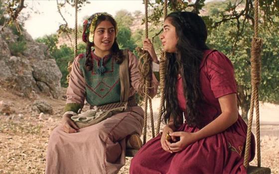 نقاد: فيلم "فرحة" قدم قضية فلسطين بأسلوب جديد وواقعية