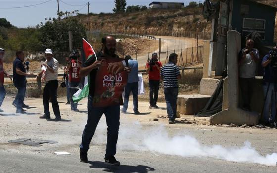 الاحتلال الإسرائيلي يعتدي على وقفة تطالب بمقاطعة منتجاته في رام الله