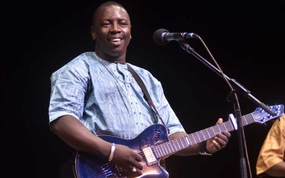 دعوات للفنان المالي فيو فاركا لإلغاء حفله المقرر في تل أبيب  