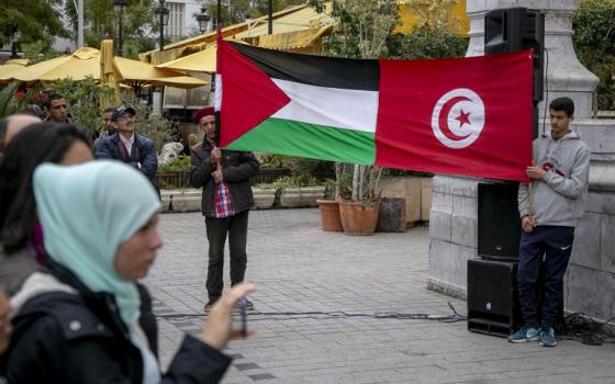 البرلمان التونسي يؤجّل المصادقة على مشروع قانون بسبب شبهة تطبيع