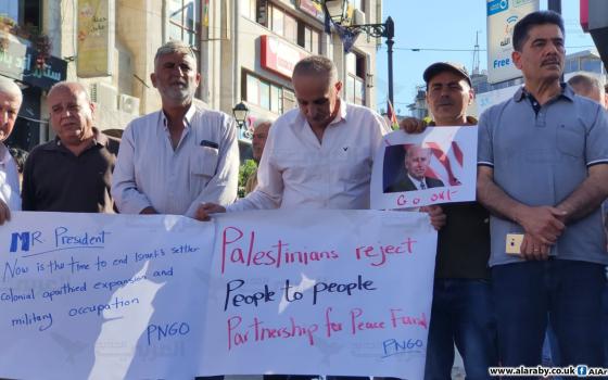 مطالبات للرئيس الفلسطيني بعدم استقبال بايدن