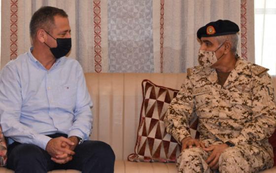 رئيس الأركان الإسرائيلي يبدأ أول زيارة له إلى البحرين