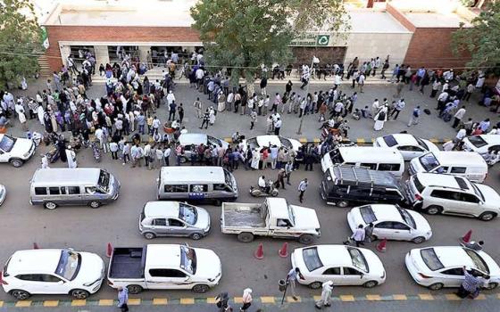 آلية إدارة الأزمة الاقتصادية في السودان