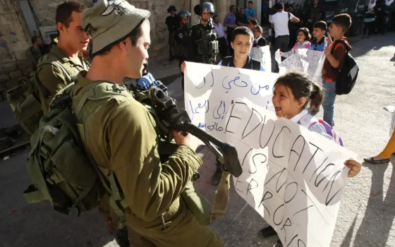 الاحتلال يسعى للسيطرة على المناهج التعليمية العربية