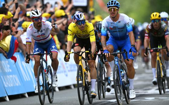 نشرة "أخبار مقاطعة"  