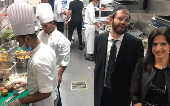 افتتاح أول مطعم يهودي رسمي مرخّص في الإمارات