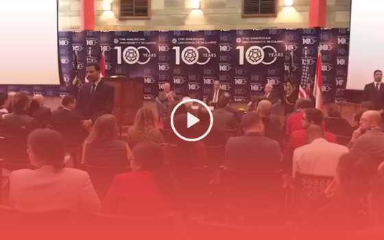 طلاب الجامعة الأميركية بالقاهرة يهتفون ضد الاحتلال الإسرائيلي