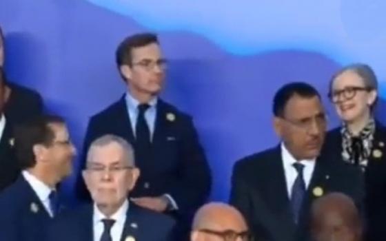 غضب في تونس بعد "ابتسامات وحديث ودي" بين رئيسة الحكومة ورئيس الاحتلال