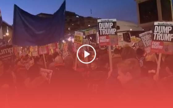 متظاهرون يهتفون ضد الدعم الأميركي للاحتلال الإسرائيلي في لندن  