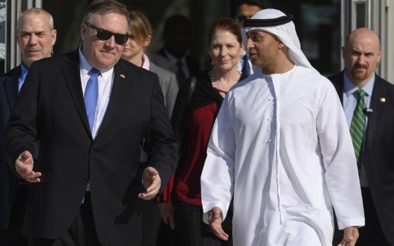 السفير الإماراتي لدى واشنطن: السلام مع "إسرائيل" يفتح الباب أمام مستقبل أفضل للشرق الأوسط