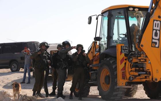 معربةً عن خيبتها.. دعوات لوقف تبييض شركة JCB ✊