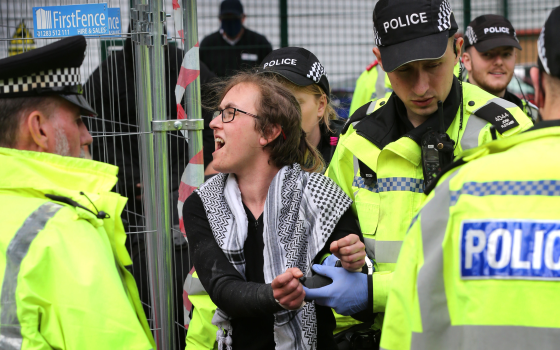 استمرار فعاليات حصار مصنع "إلبيت" في ليستر.. وتواصل الإدانات الدولية للعدوان الإسرائيلي على غزة